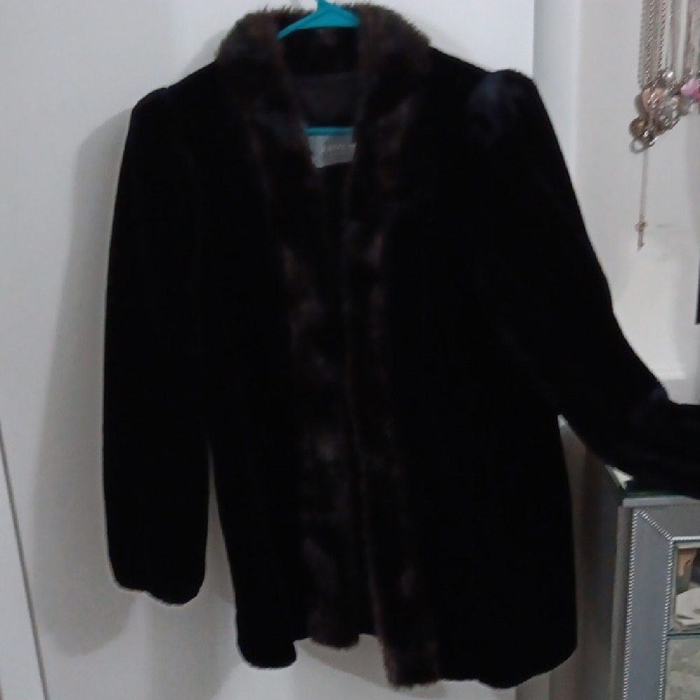 Gorgeous Vintage Jordache Two Tones Faux Fur Coat